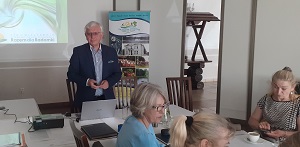 Relacja z Walnego Zebrania LGD i seminarium promującego turystykę w Dolinie Radomki.