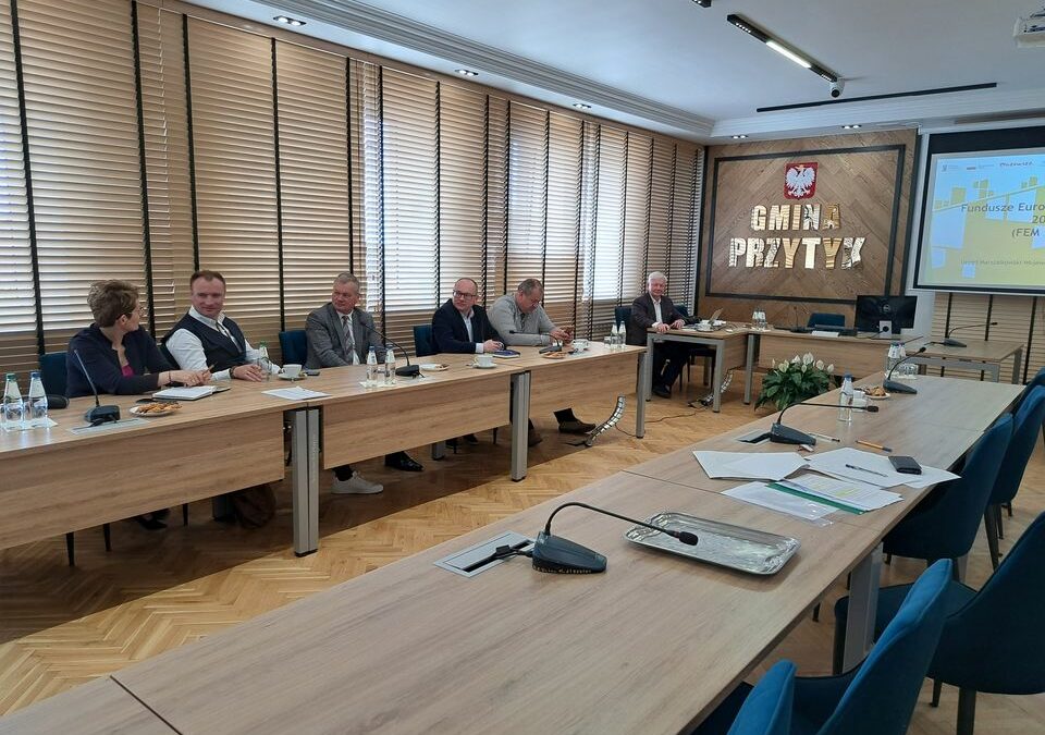 Spotkanie konsultacyjne LSR Razem dla Radomki z przedstawicielami samorządów.