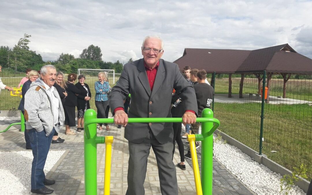 Nowy Fitness Park na Powietrzu w Pogroszynie sfinansowany w ramach Projektu Grantowego LGD „Razem dla Radomki”
